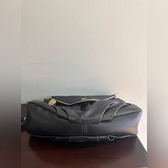 JUICY COUTURE BLACK FAUX LEATHER PURSE HAND/SHOULDER CROSSBODY BAG W/GOLD TRIM - Picture 11 of 16